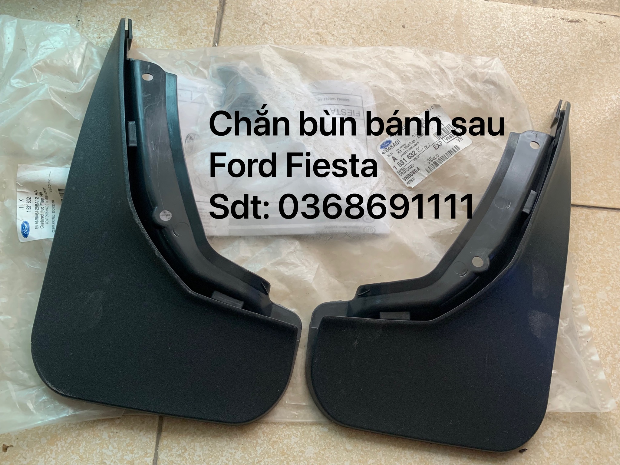 Chắn bùn bánh sau Fiesta AM8A6J286A12AA 8A6J-28370-AA 8A6J-28371-AA