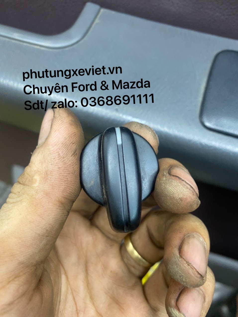 Nút chỉnh điều hòa, quạt gió Ford Ranger UH7161195 UH8161195