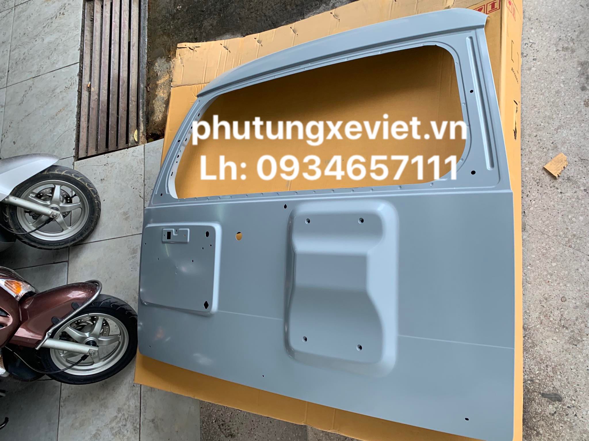 Cửa hậu Ford Everest (2005-2006-2007-2008-2009)