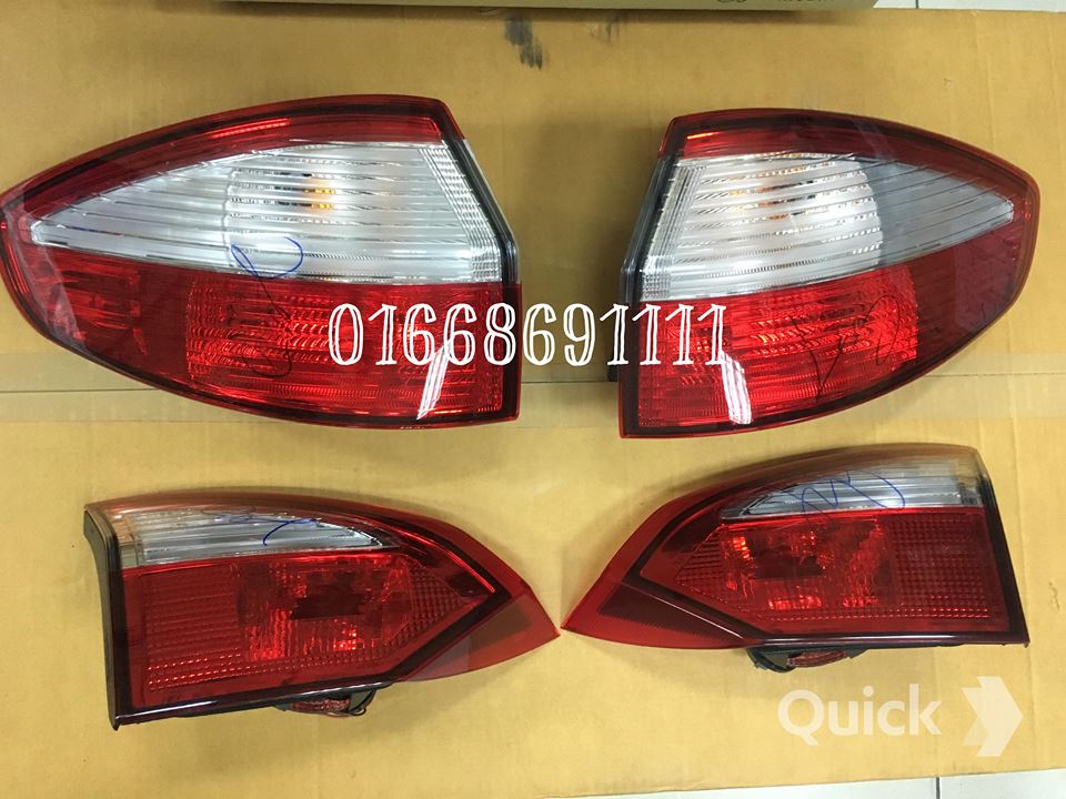 Đèn hậu xe Ford Fiesta – D6BB 13404 CB / D6BB 13405 CB