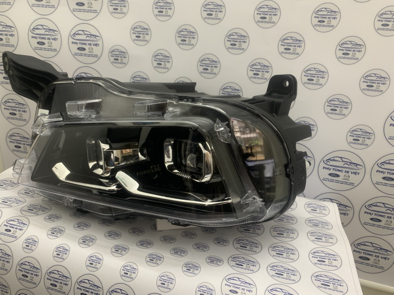 Đèn pha bên lái Ford Territory NS113006BB NS1-13006-BB