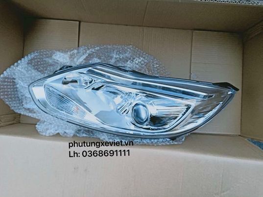 Đèn pha bên trái (phải) Ford Focus (2013, 2014, 2015)