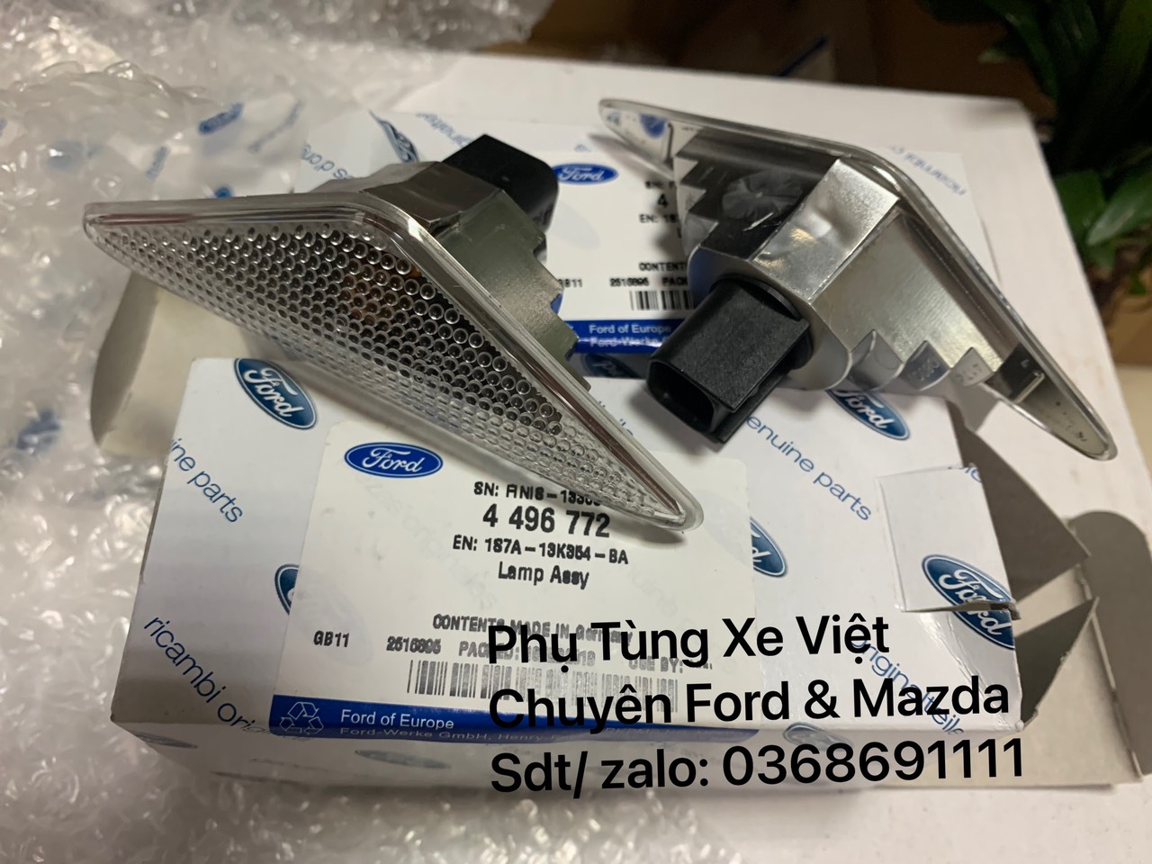 Đèn xi nhan tai xe Mondeo / màu trắng / 3S7A-13K309-AA / 3S7A13K309AA
