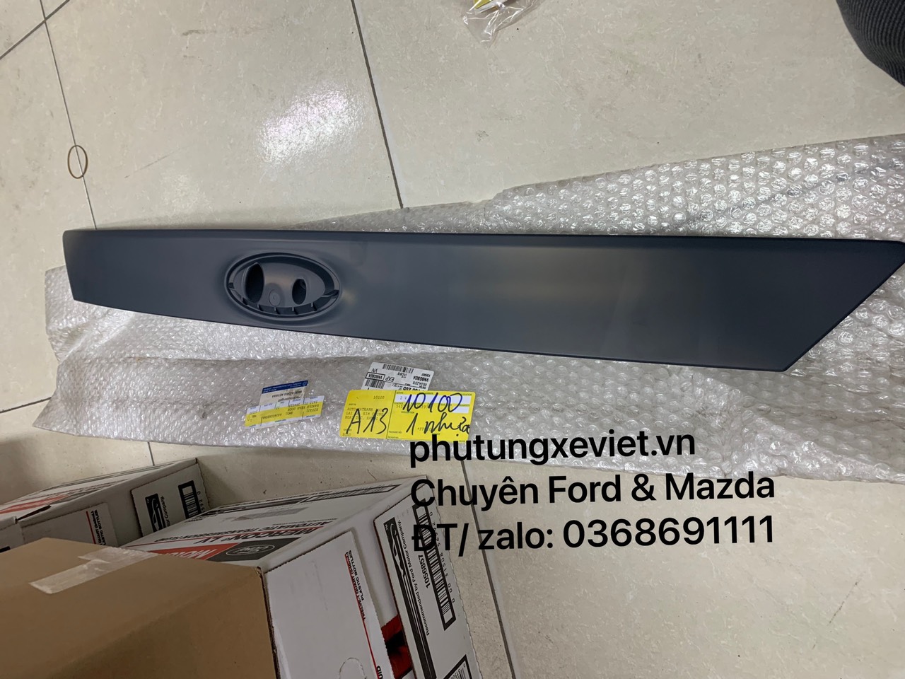 Thanh nẹp cốp sau Ford Focus / BM51-A43404-AEW / BM51A43404AEW