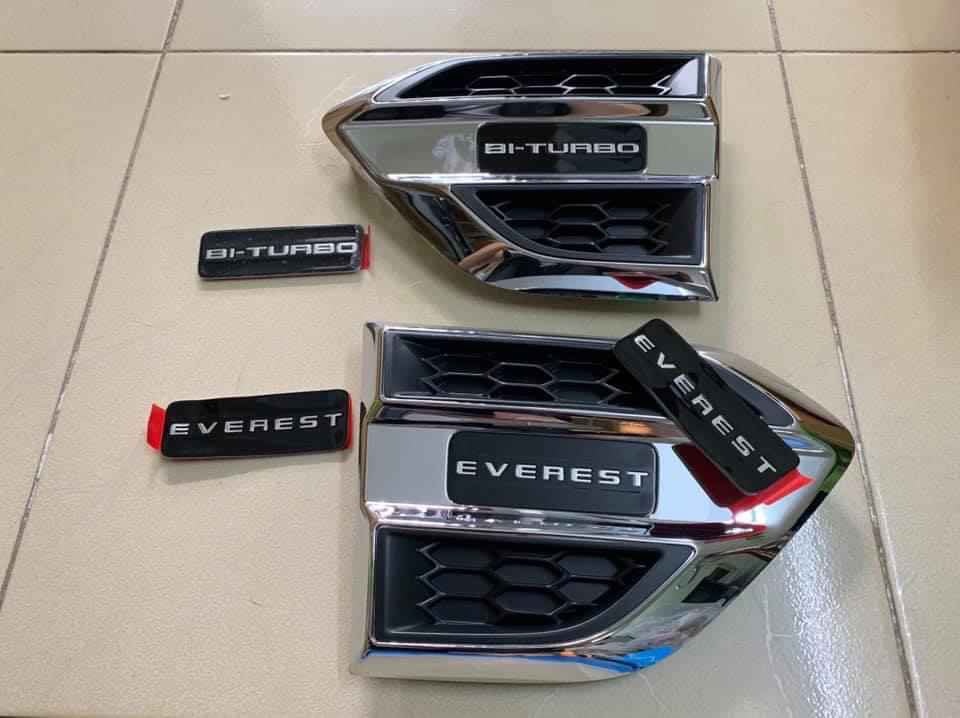 Chữ Everest, Chữ Bi-turbo, Ốp mang cá Ford Everest