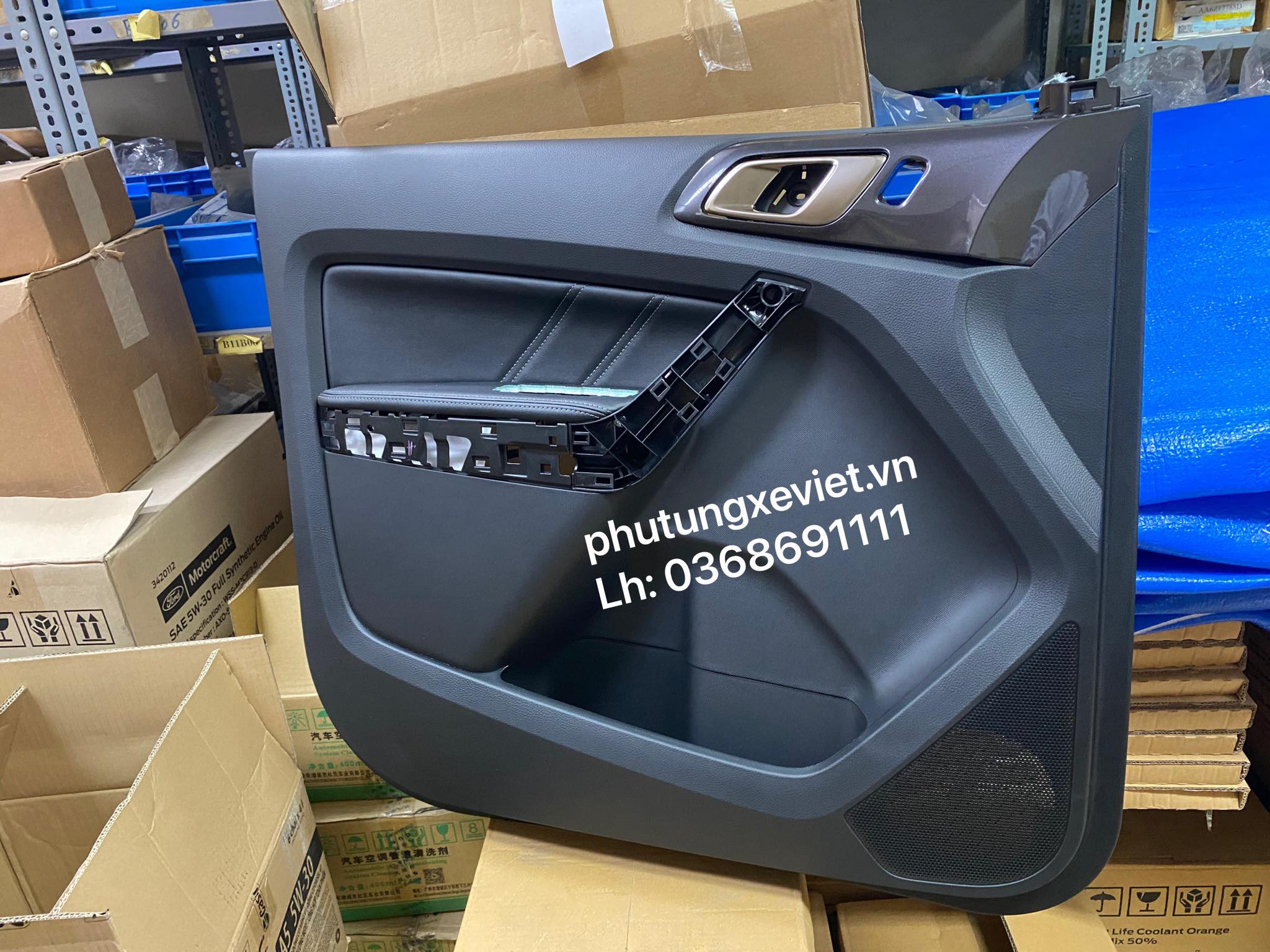 Tappy cửa trước trái Ford Everest 2016-2021 / JB3B-4123943-UB1F63