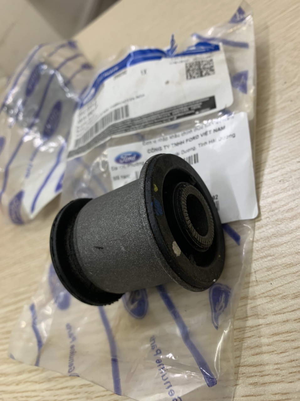 Cao su càng a dưới EcoSport GN153063CA GN1Z3069B / nhỏ