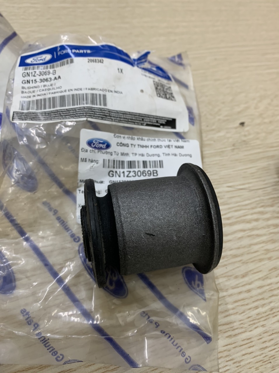 Cao su càng a dưới EcoSport GN153063CA GN1Z3069B / nhỏ