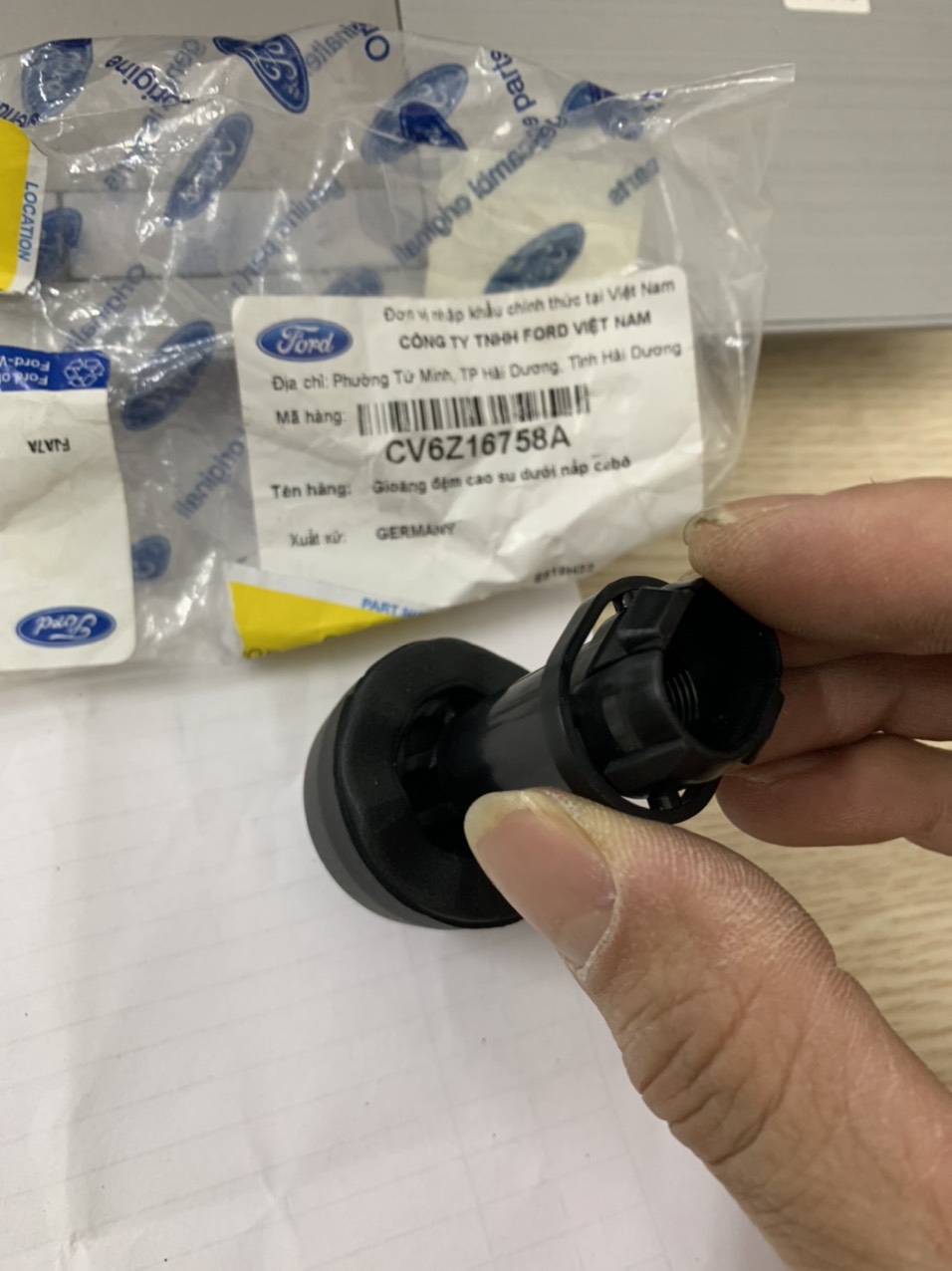 Cao su đỡ ca bô Ford EcoSport CV6Z16758A 8V4Z16758D