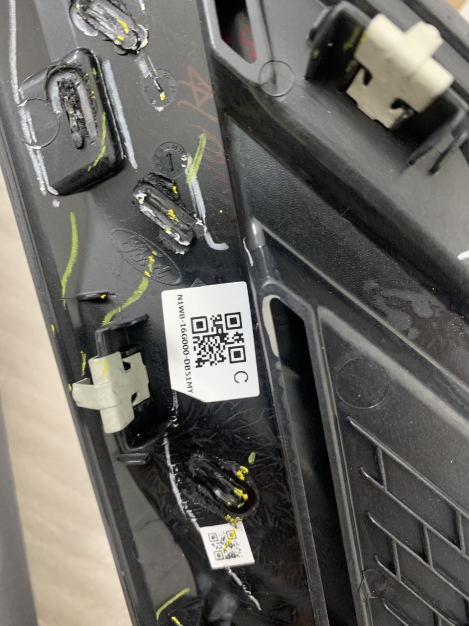 Ốp mang cá Ford Raptor 2023 24 25 bên phụ N1WB-16G000-DB