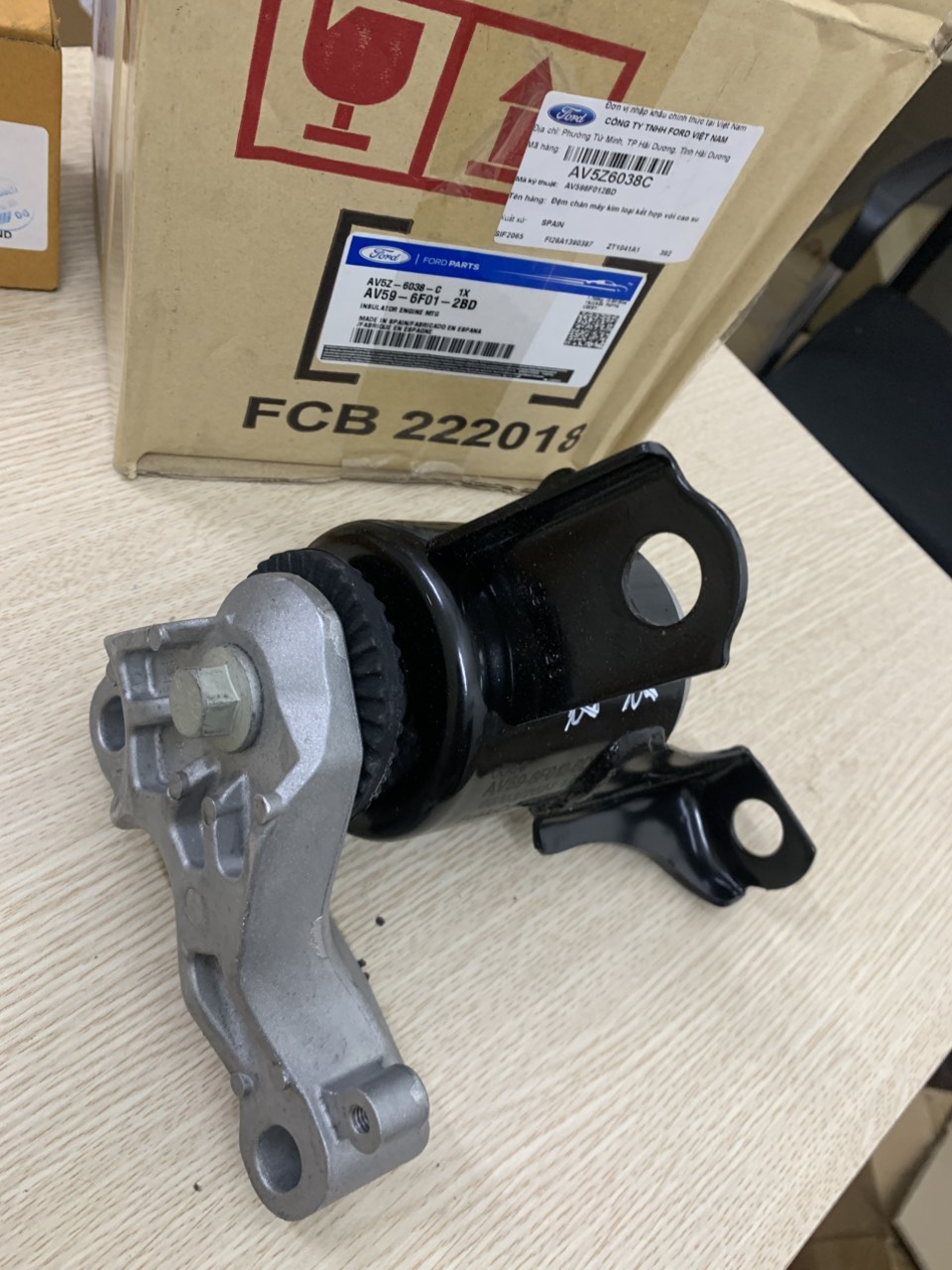 Chân máy dầu Ford Fiesta 1.6 AV5Z6038C AV596F012BD