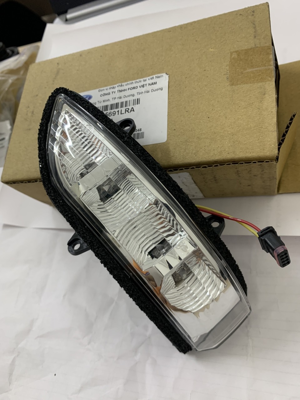 Đèn xi nhan gương Ford Escape EV45691LRA EV45691LLA