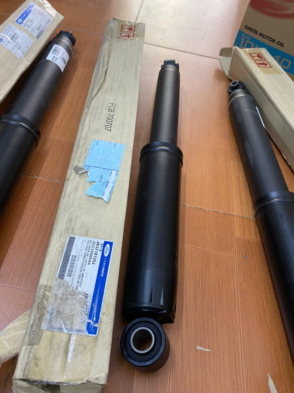 Giảm sóc sau Ranger 3.2 EB3Z18125AC K2MZ18125A