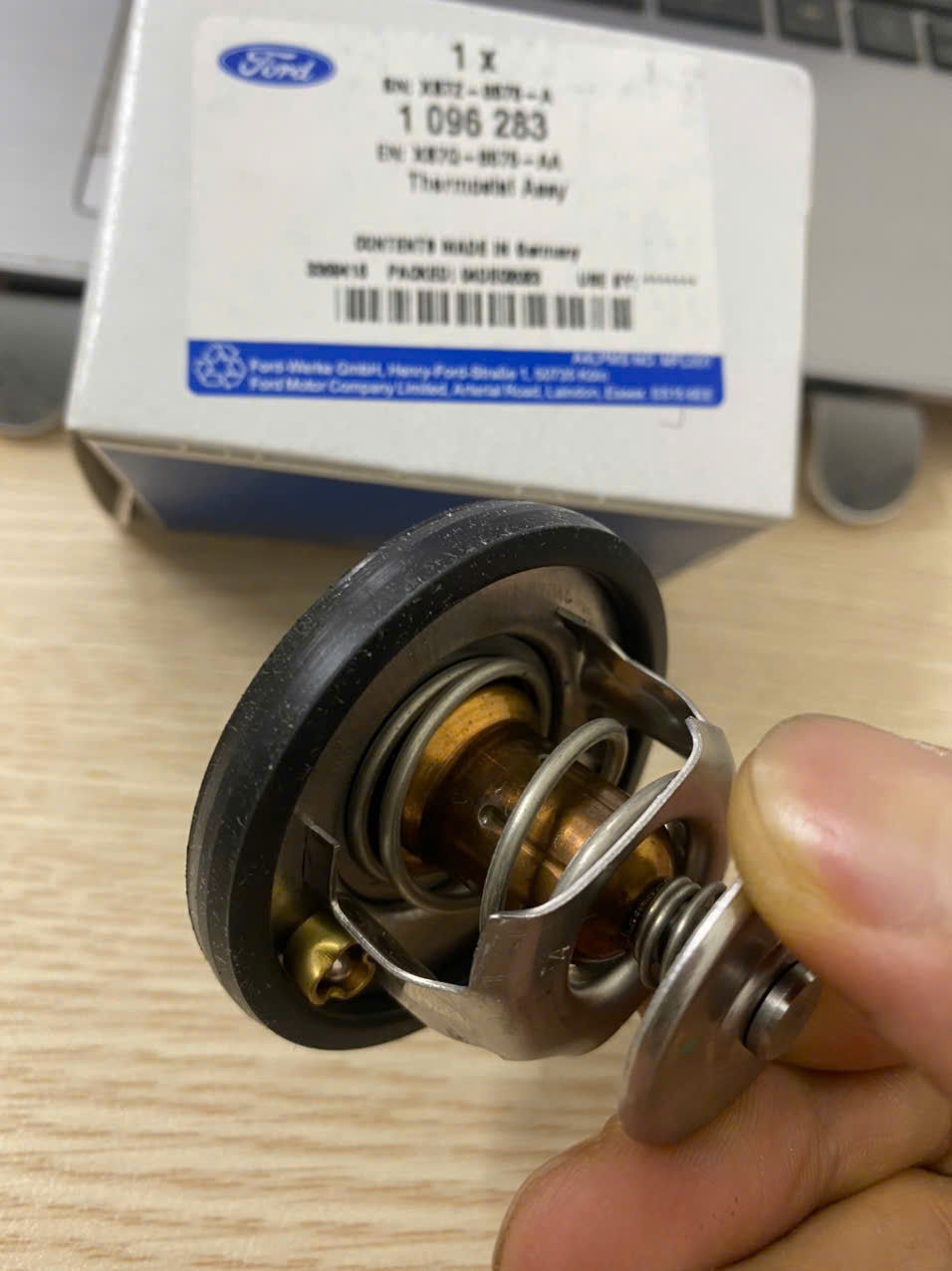 Van hằng nhiệt Ranger 3.2, van hằng nhiệt Mazda BT XS7Z8575A