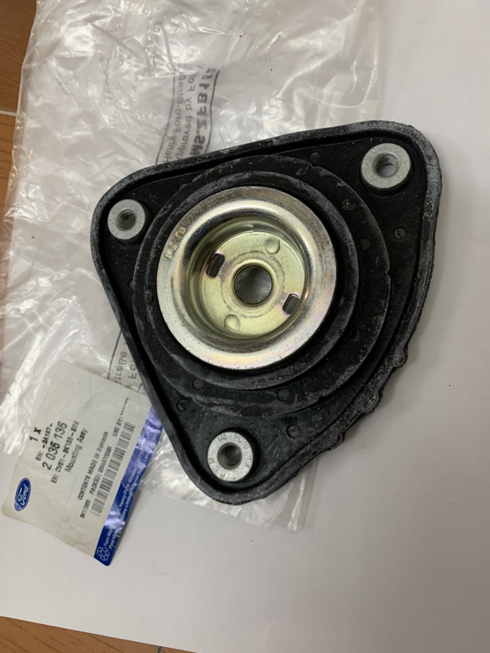 Bát bèo giảm sóc trước Focus 2005 đến 2019 CV6Z3A197A D E