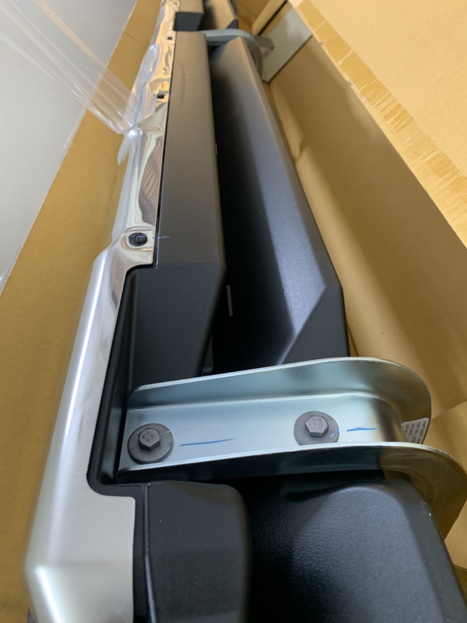 Bệ bước chân Ford Ranger 3.2 bên phụ EB3B EB3Z16450GD