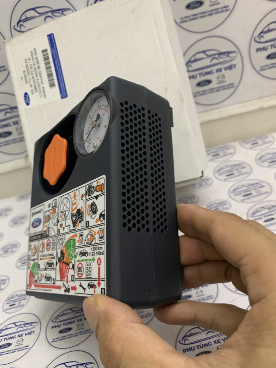 Bơm lốp dự phòng Ford EcoSport chính hãng M1TZ19G525A