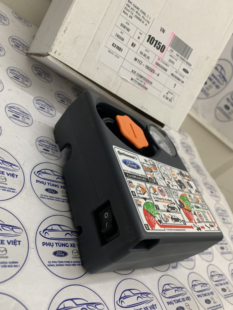 Bơm lốp dự phòng Ford EcoSport chính hãng M1TZ19G525A