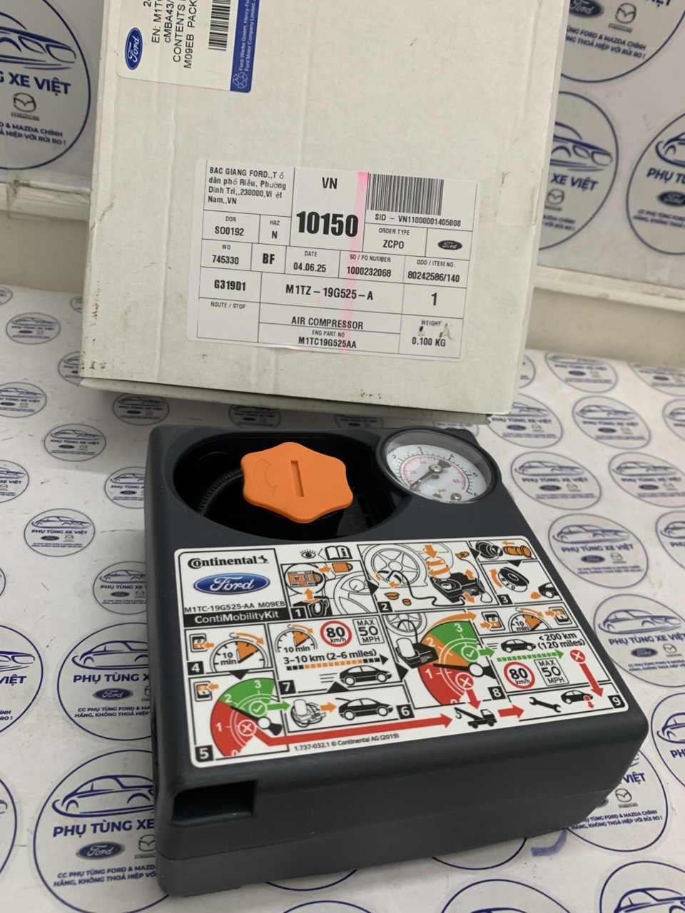 Bơm lốp dự phòng Ford EcoSport chính hãng M1TZ19G525A