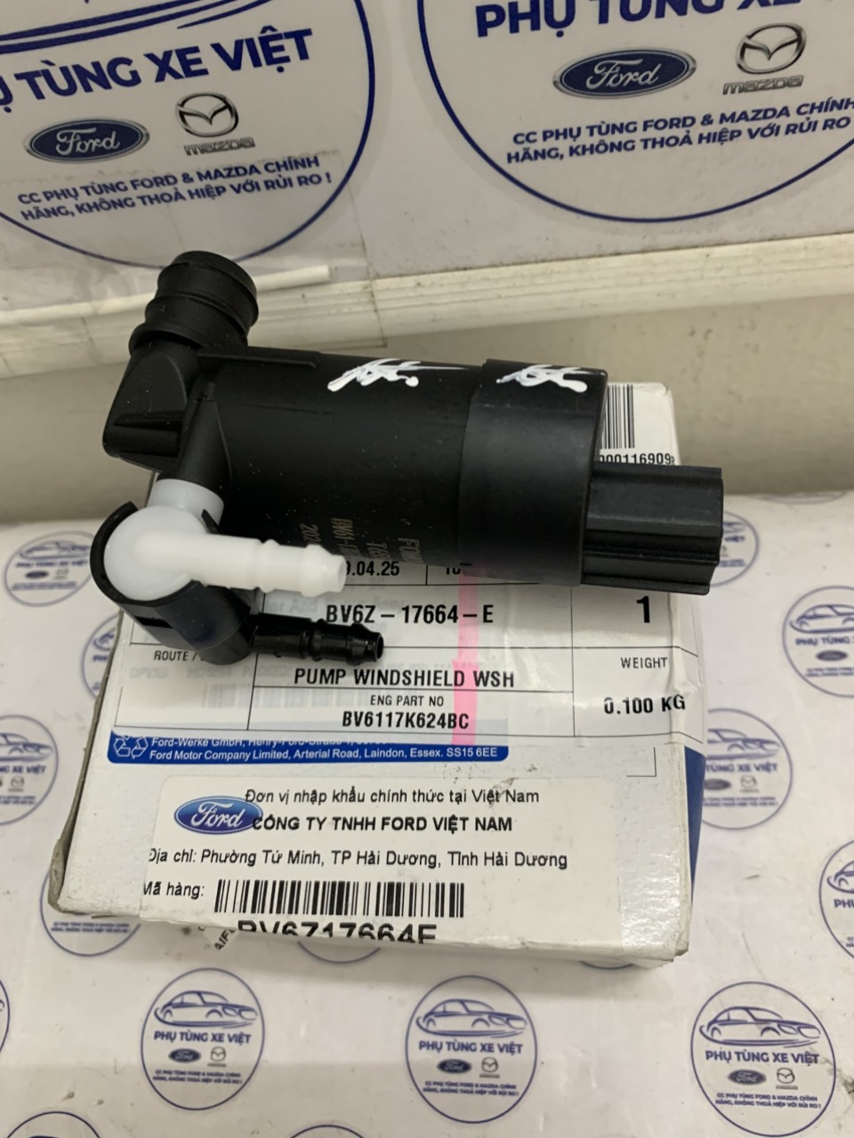 Bơm nước rửa kính Ford Focus 2015 16 17 18 19 BV6117K624BC