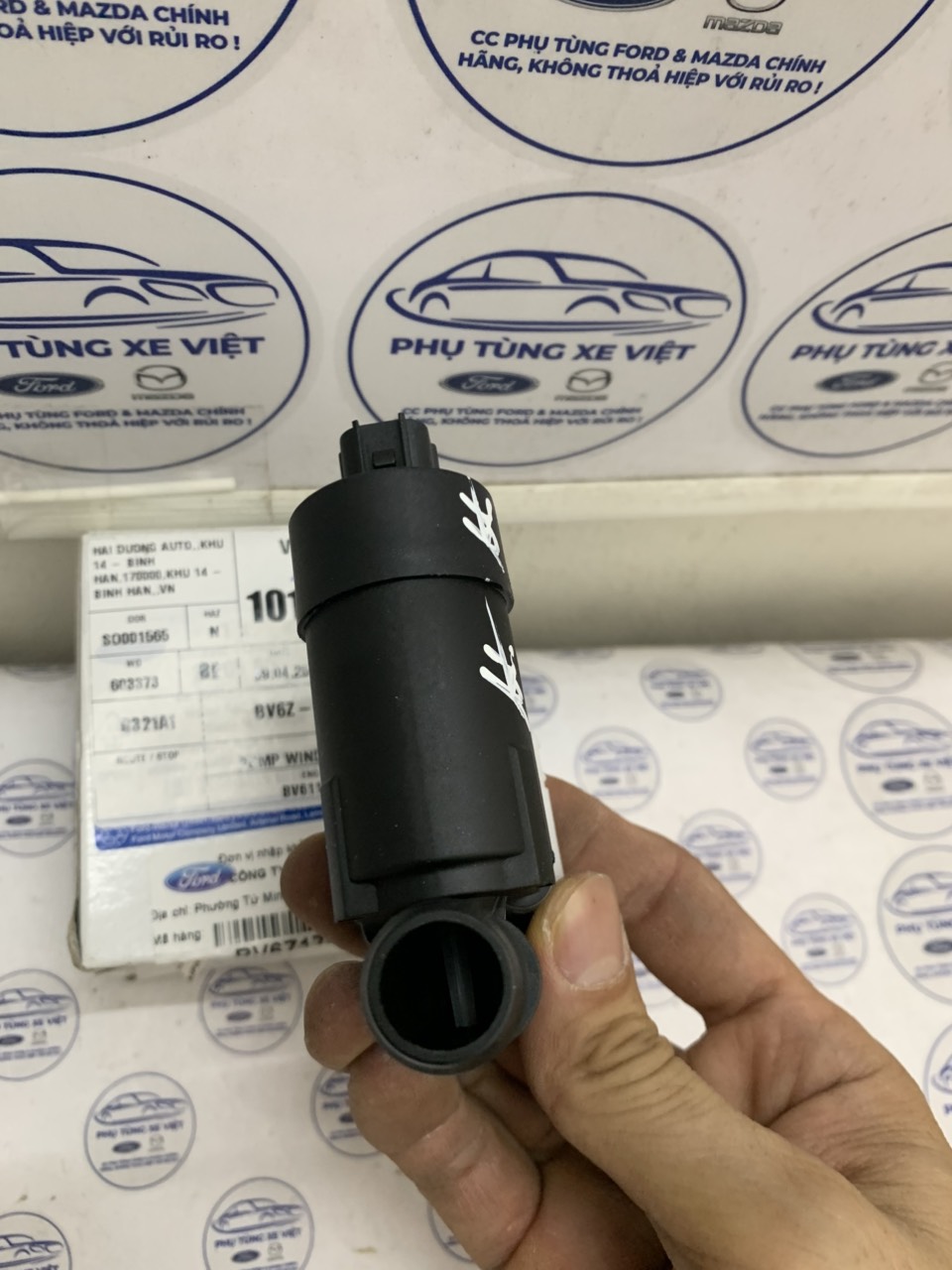 Bơm nước rửa kính Ford Focus 2015 16 17 18 19 BV6117K624BC