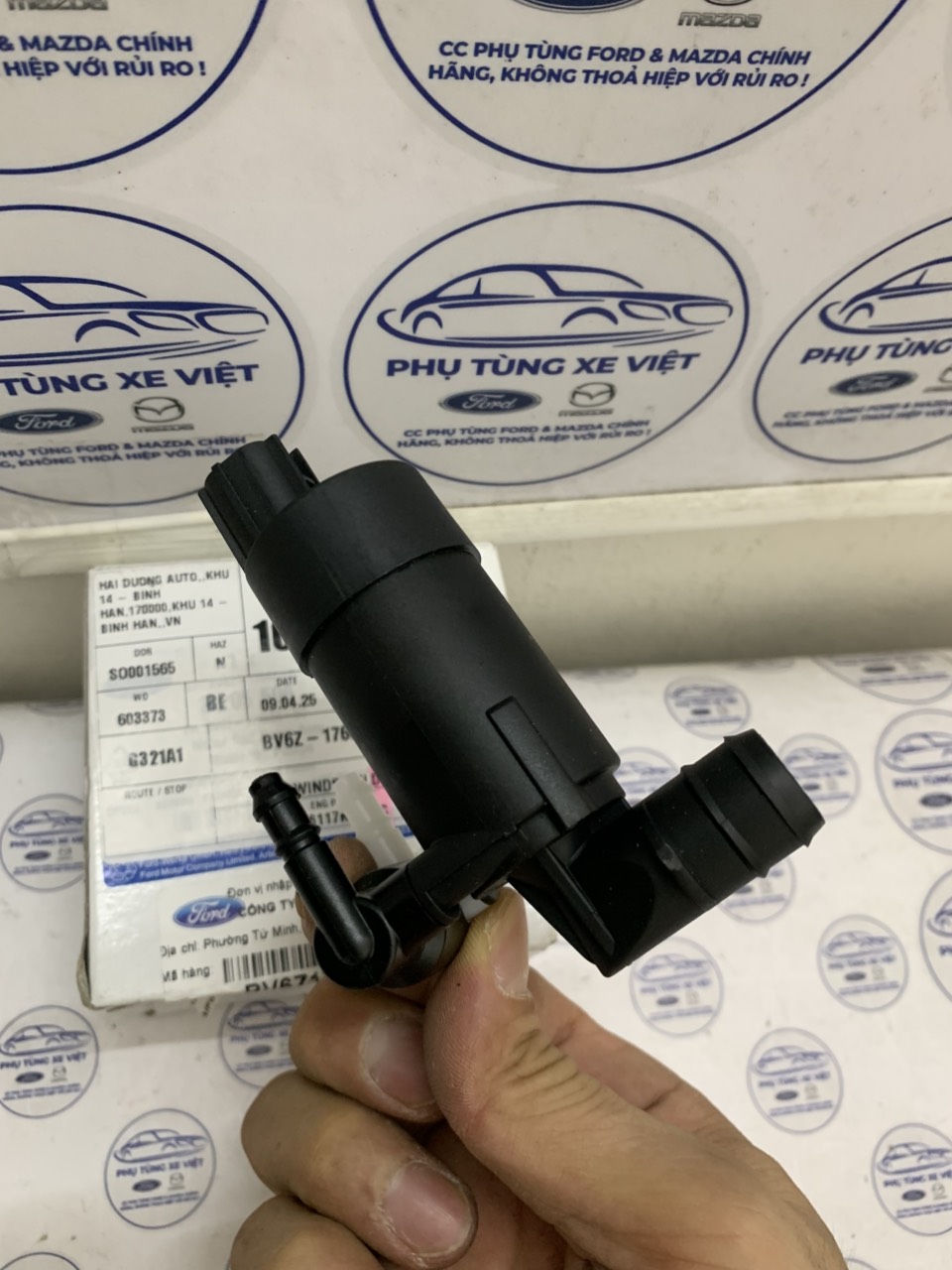 Bơm nước rửa kính Ford Focus 2015 16 17 18 19 BV6117K624BC