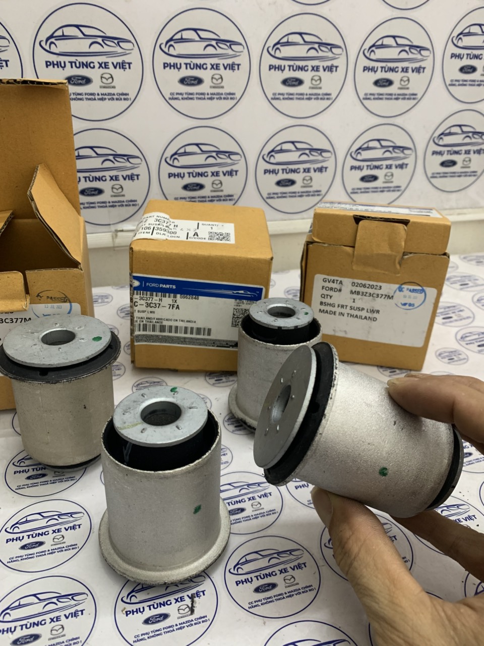 Cao su càng a dưới Ford Ranger 2023 24 25 26 MB3Z3C377J K