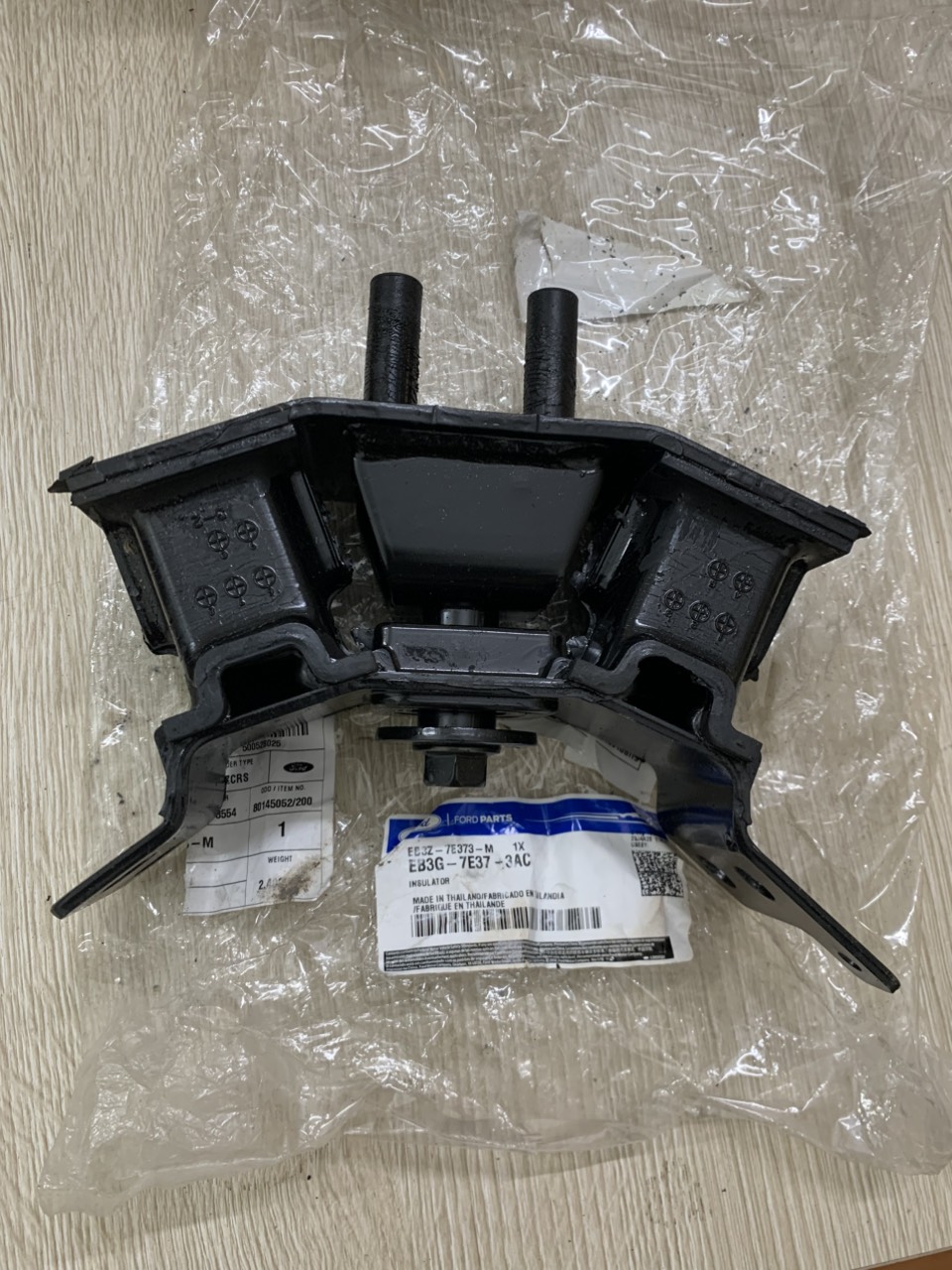 Chân đỡ hộp số Ford Ranger 3.2 , 2.2 AT, MT 4WD EB3Z7E373M