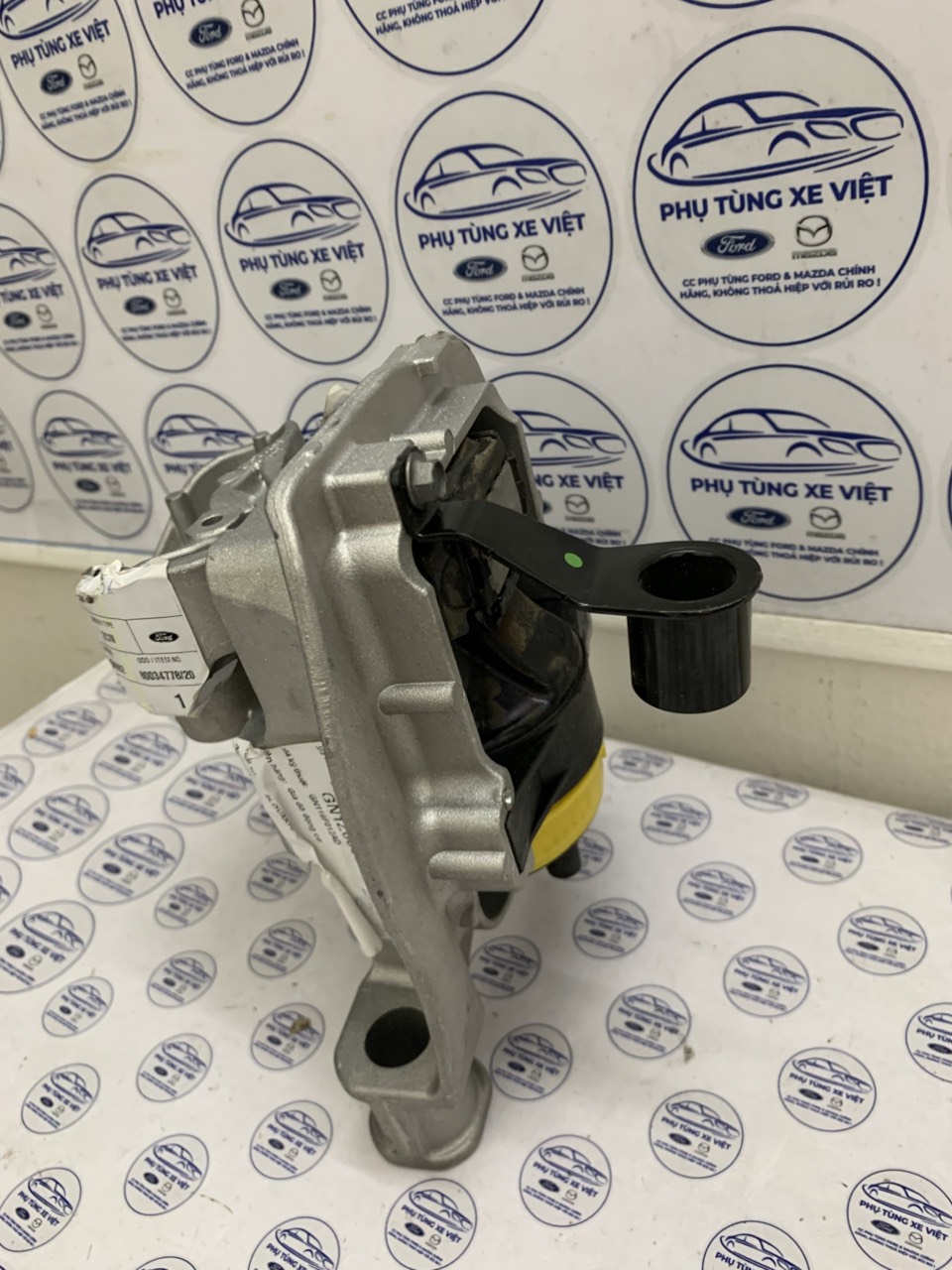 Chân máy đầu máy Ford EcoSport 2018 GN1Z6038A GN116F012A