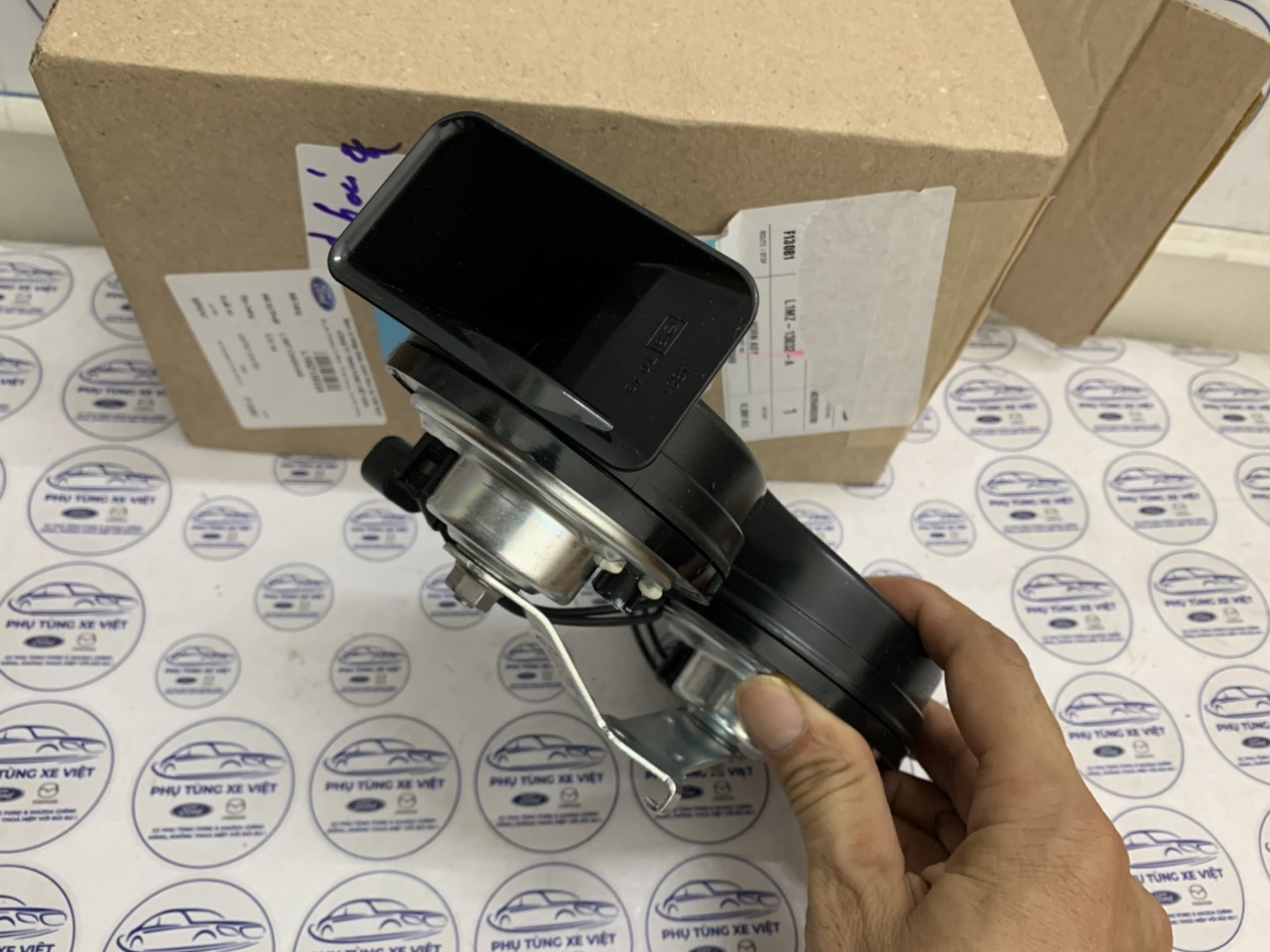 Còi thanh, còi trầm xe Ford Explorer 2020 21 22 23 L1MZ13832A