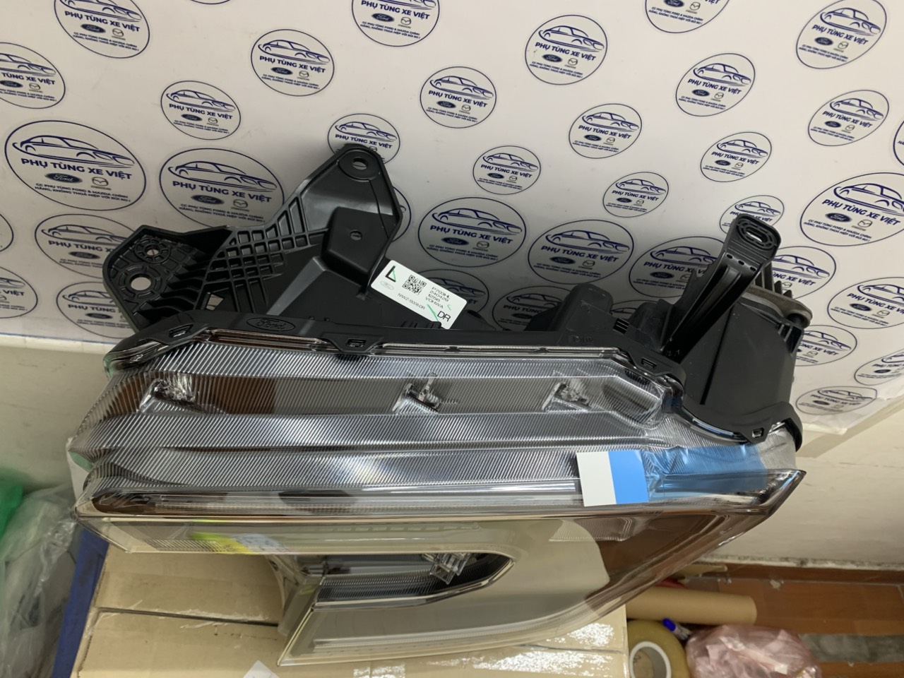 Đèn pha trái Ford Everest Titanium 2023 24 25 N1WZ-13008-DR