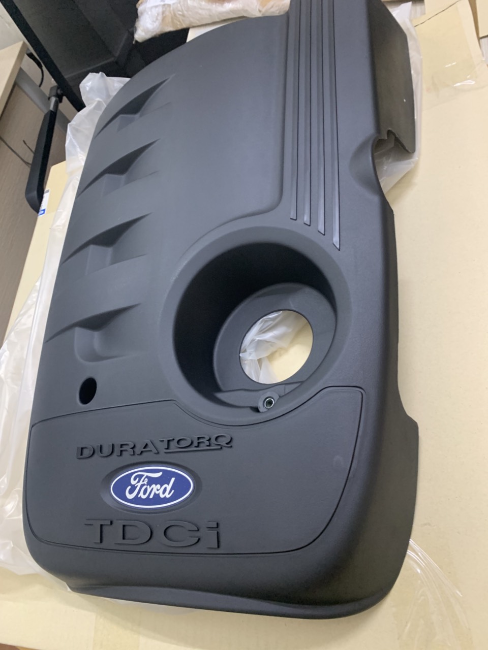 Nắp che động cơ Ford Everest 2009 2010 11 12 13 14 WE5710230