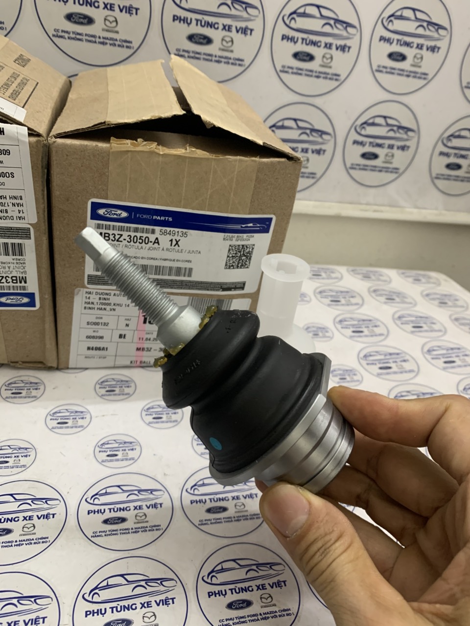 Rô tuyn trụ đứng trên Ford Ranger 2023 24 25 MB3Z3050A