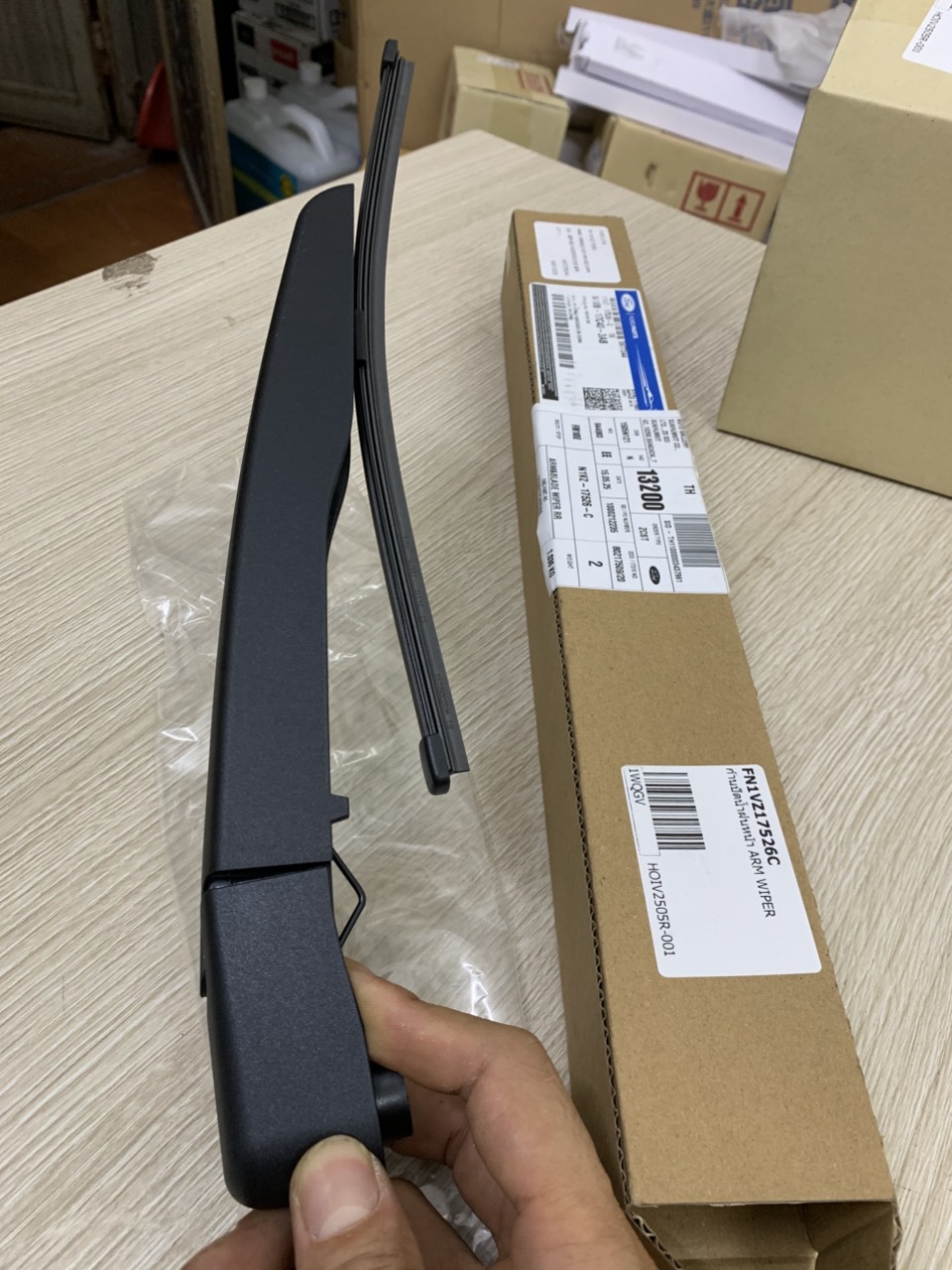 Cần, chổi gạt mưa sau Ford Everest 2023 24 25 26 N1VZ17526C