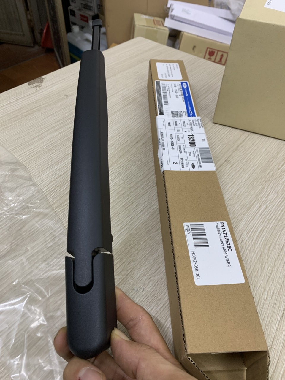 Cần, chổi gạt mưa sau Ford Everest 2023 24 25 26 N1VZ17526C