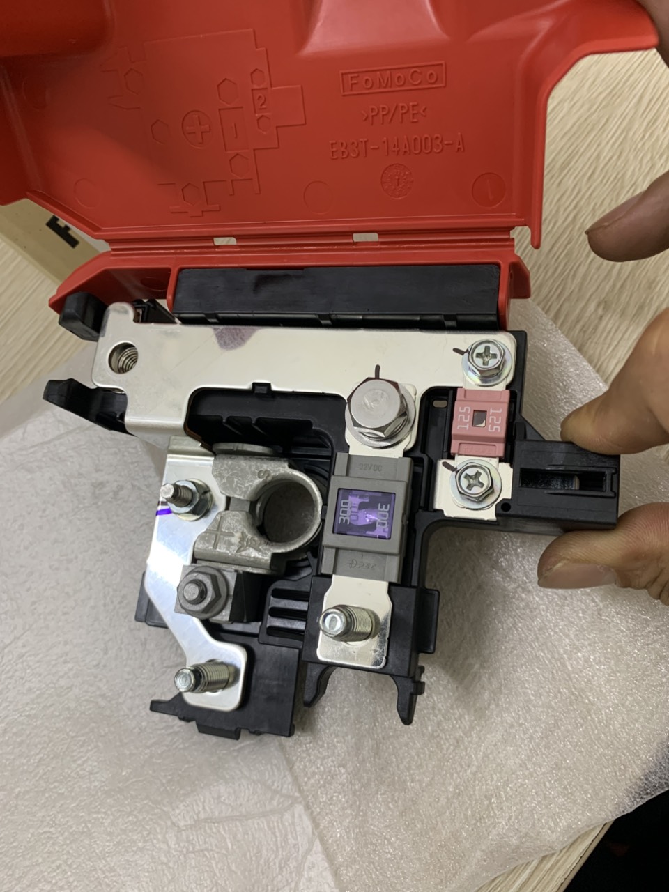 Cầu chì tổng 300 am, cực dương ắc quy Everest 2018 19 20 21