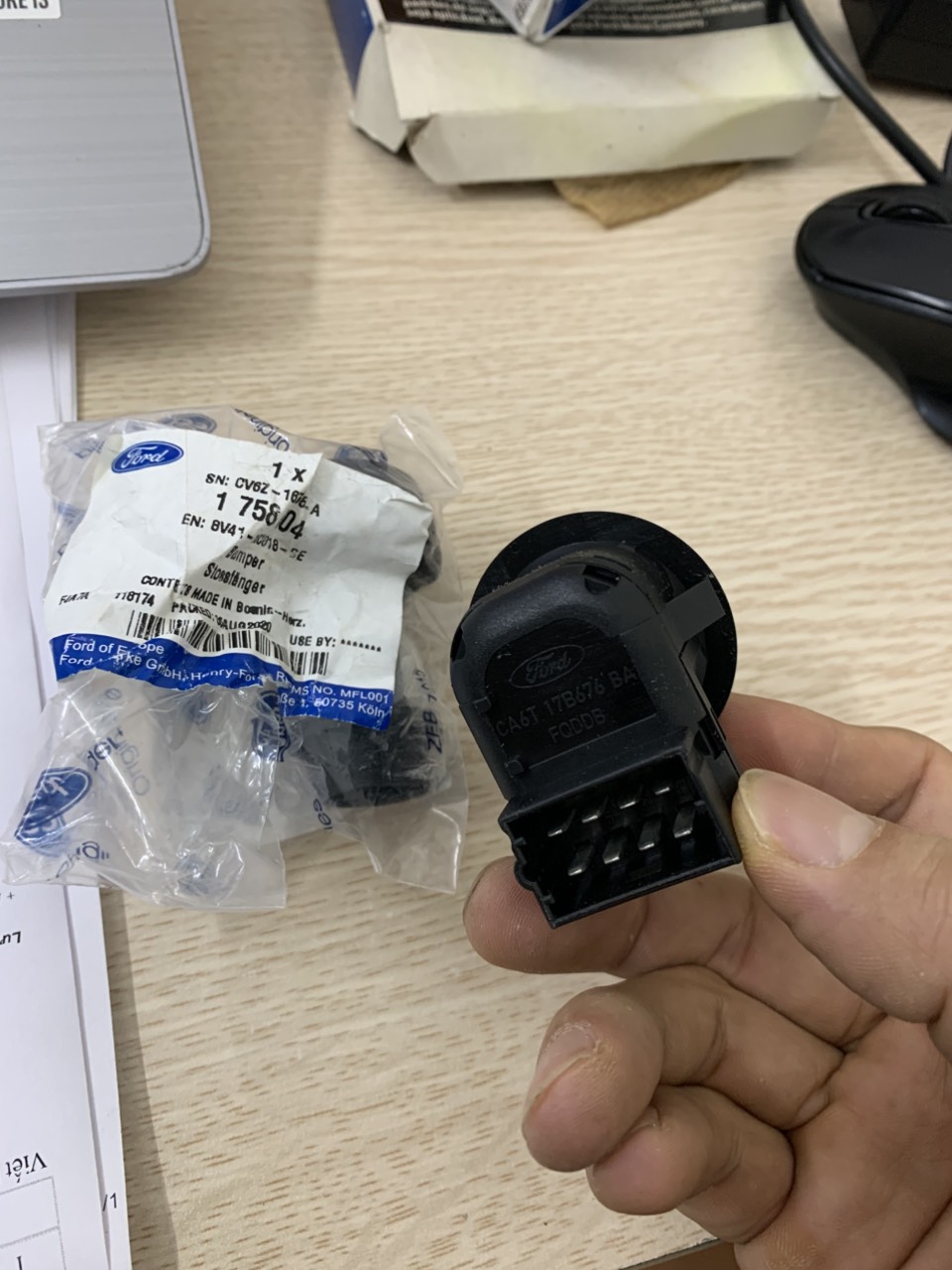 Công tắc gập gương Ford EcoSport, Fiesta CA6T17B676BA