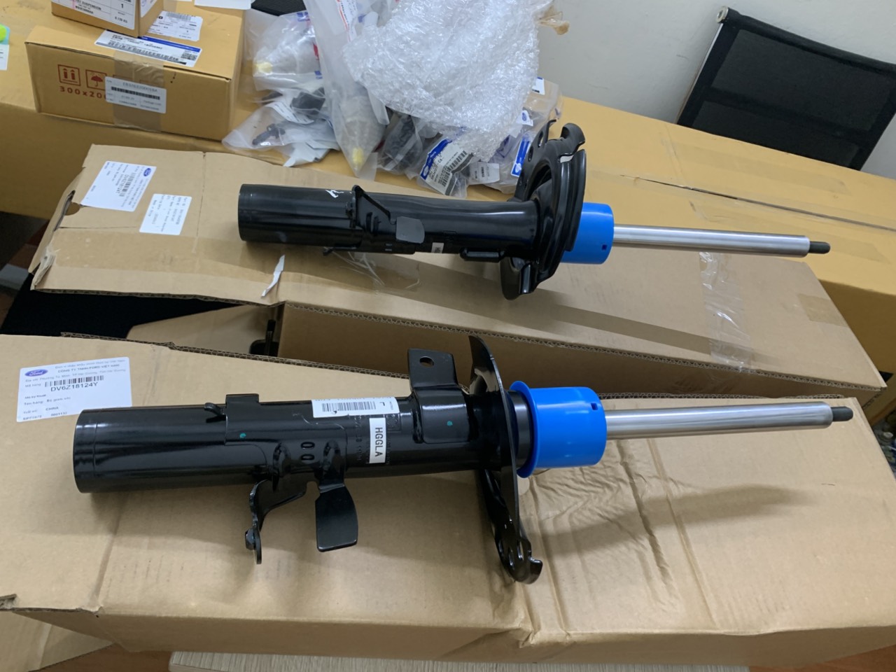 Giảm sóc trước bên lái Ford Focus 2015 16 17 18 19 DV6Z18124Y