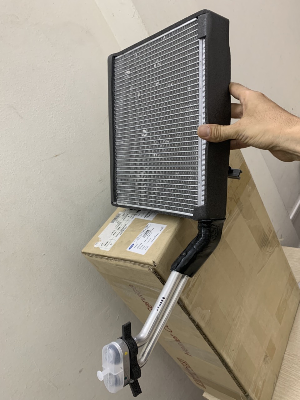 Giàn lạnh điều hoà Ranger 3.2 2013 14 15 16 17 EB3Z19860F