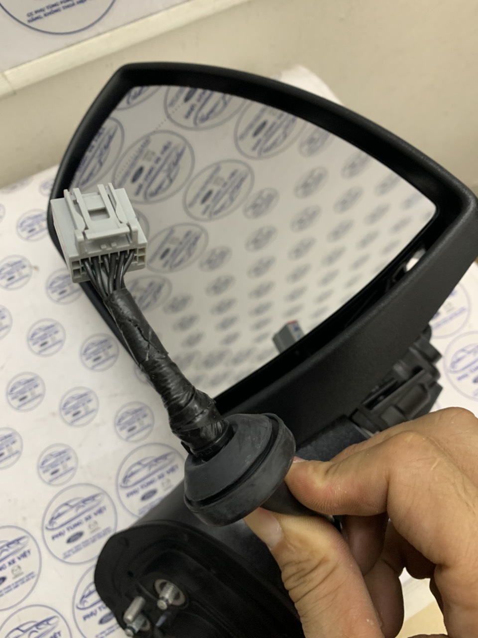 Gương chiếu hậu bên lái Ford EcoSport gập điện GN1Z17683N