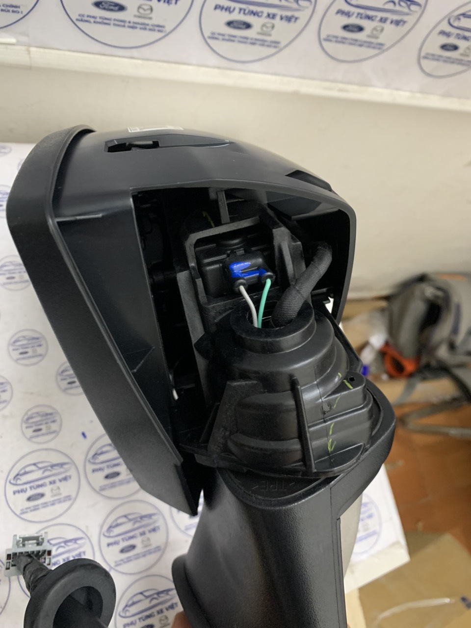 Gương chiếu hậu bên lái Ford EcoSport gập điện GN1Z17683N