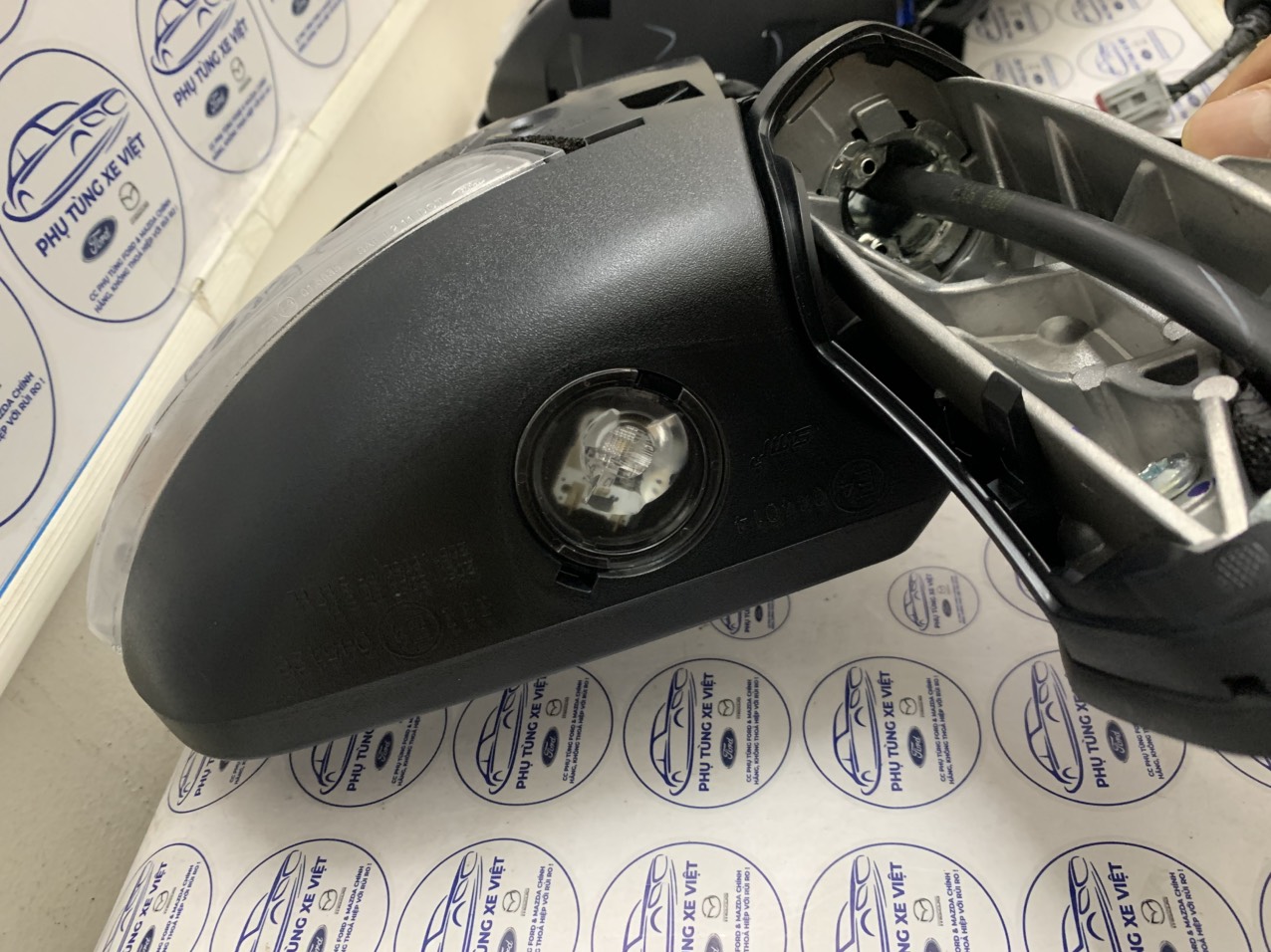 Gương gập điện Ford EcoSport bên phụ GN1Z17682N