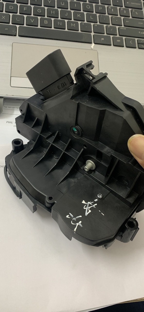 Khoá cửa trước lái EcoSport CN1Z5421813D CN1A5421813CD 7p