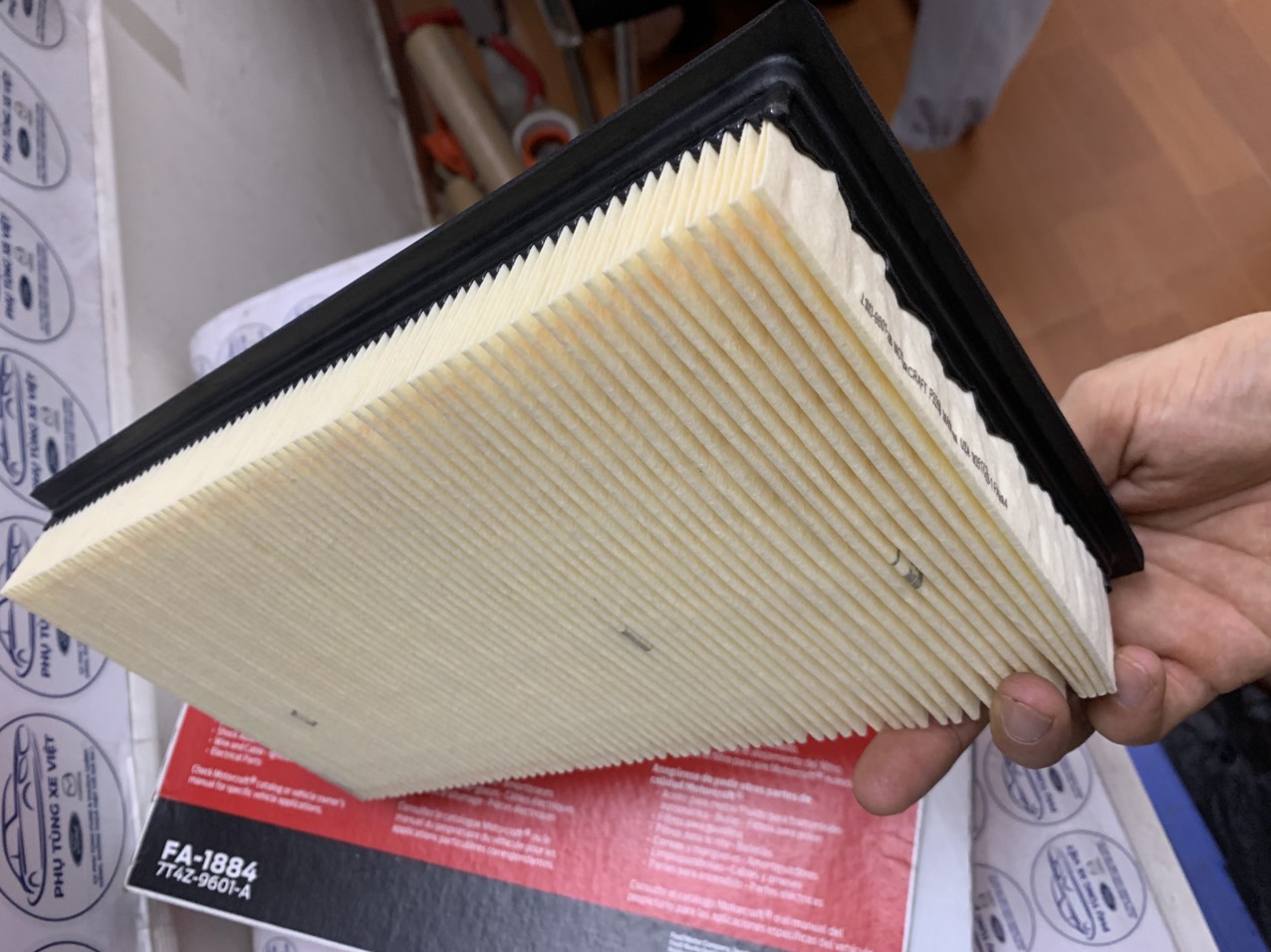 Lọc gió động cơ Ford Explorer 2016 17 18 19 20 L1M39601AB