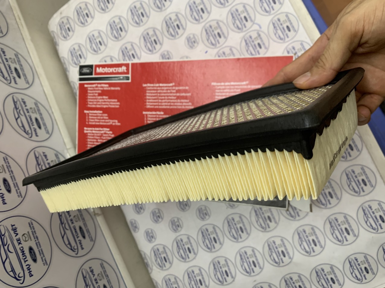 Lọc gió động cơ Ford Explorer 2016 17 18 19 20 L1M39601AB