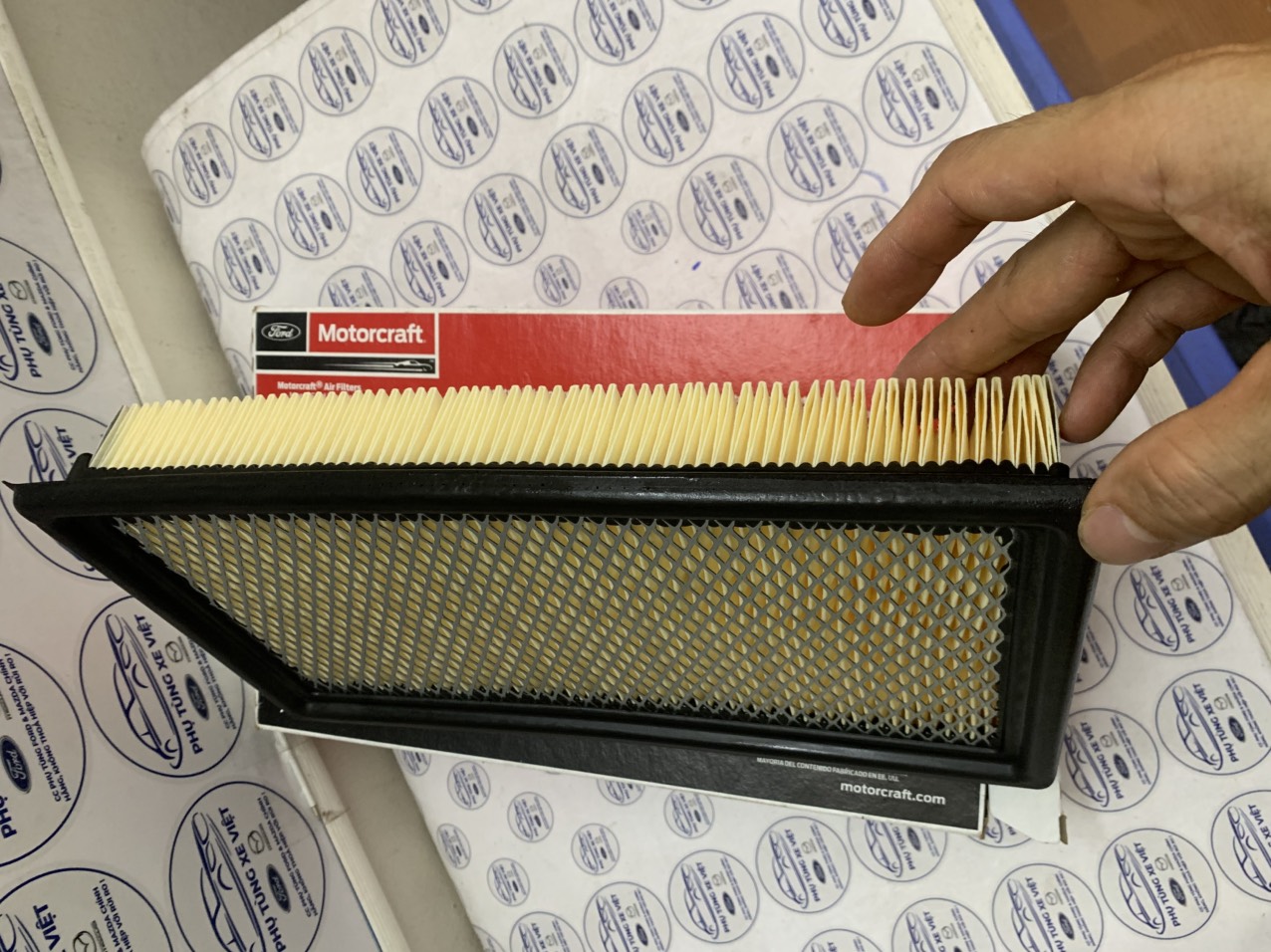 Lọc gió động cơ Ford Explorer 2016 17 18 19 20 L1M39601AB