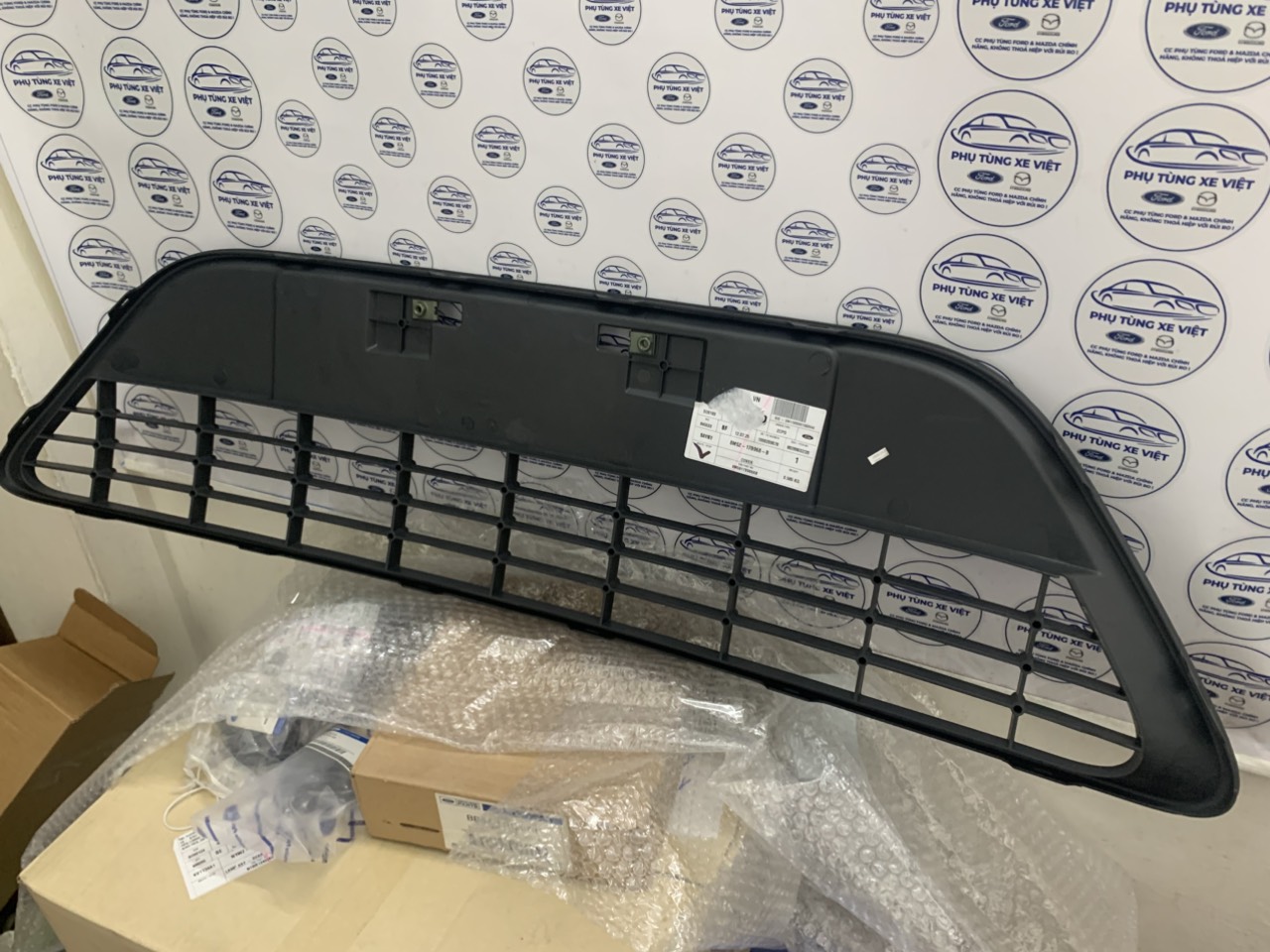 Lưới gió cản trước Ford Focus 2009 2010 11 12 8M59-17B968-AB