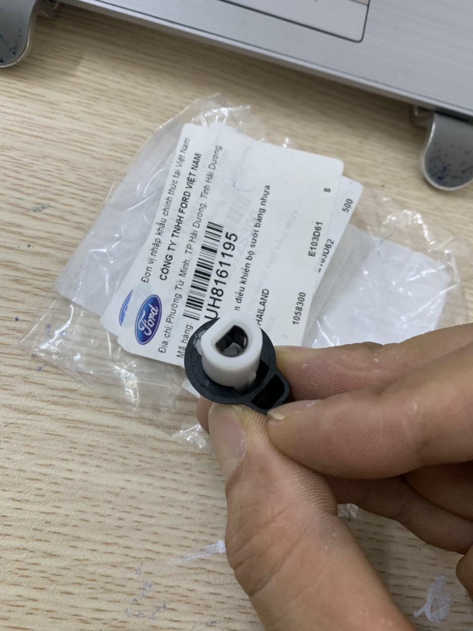 Núm chỉnh điều hoà Ford Everest 2005 06 UH7161195 UH8161195