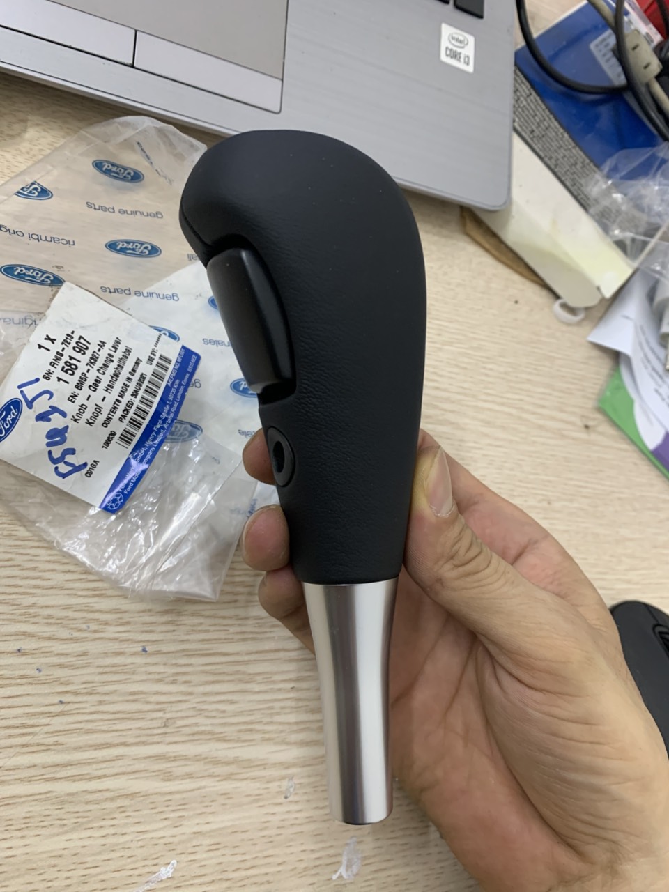 Tay nắm cần số tự động Ford Focus 2009 10 11 12 8M5Z7213E