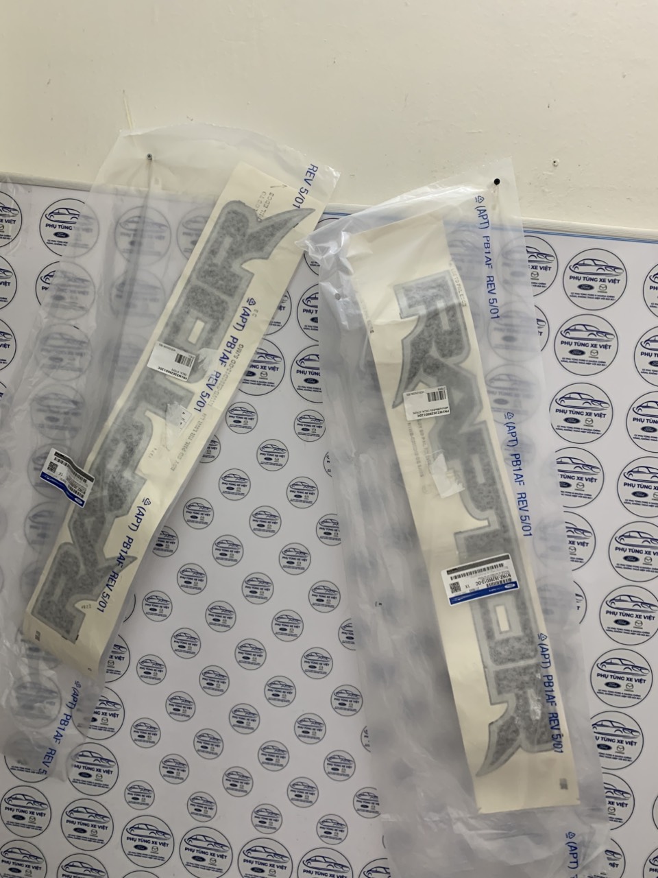 Tem hông Ford Raptor 2022 23 24 25 N1WZ26290D13DC D12DC